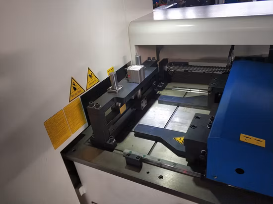 Máquina automática de corte e alargamento de máquinas de processamento de barramentos CNC