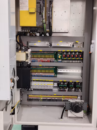 Máquina de processamento multilateral de 5 eixos tipo ponte CNC para peças de placa de cobre de aço alumínio Bandeja de bateria EV